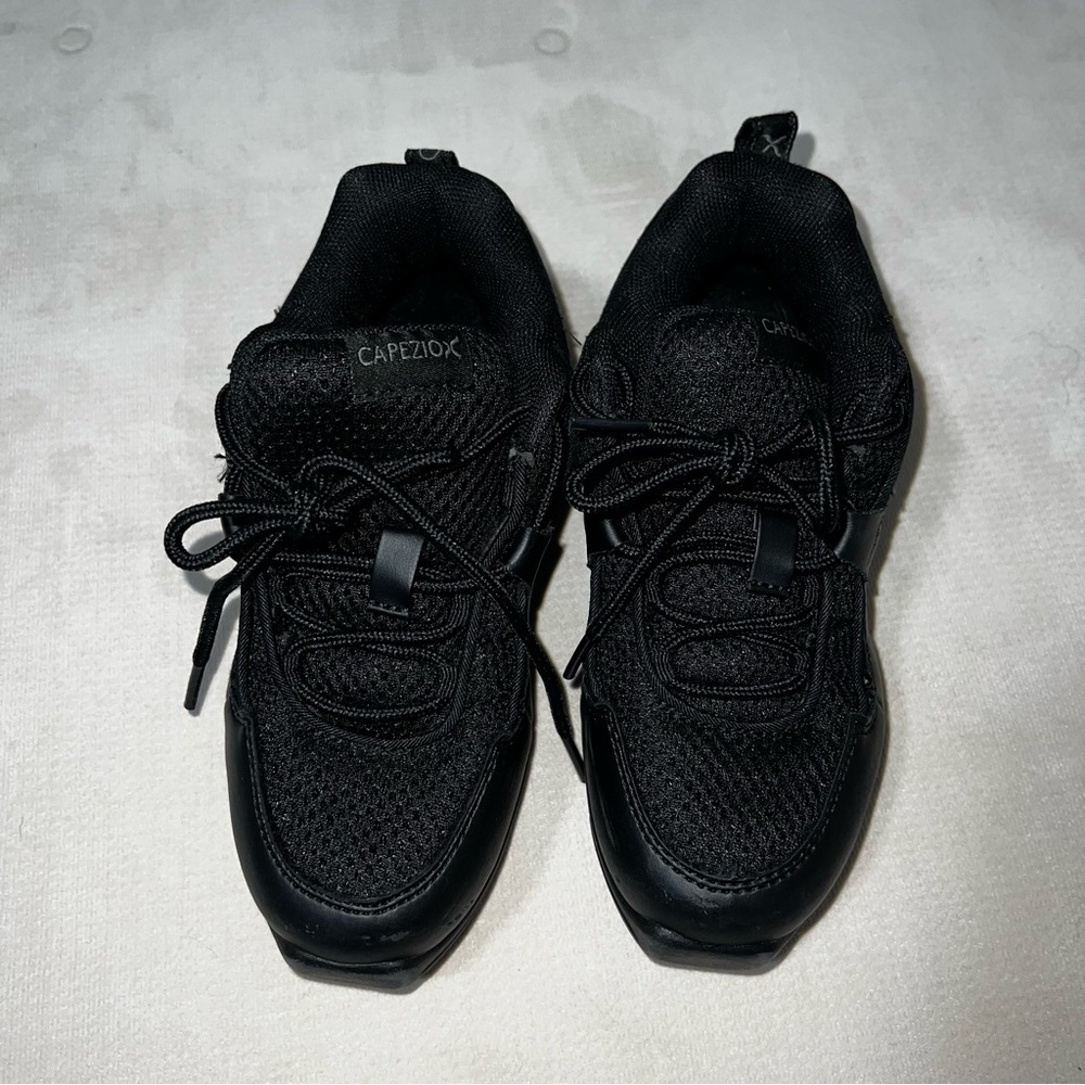 Capezio girls black dance sneakers hip hop size 2.5 big kid DS11C
